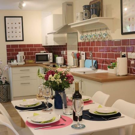 Pristine Apartment In The Centre Of Glastonbury Exteriér fotografie